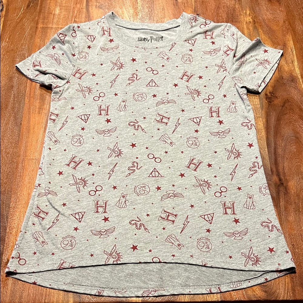 Harry Potter- Gray and Maroon  T-Shirt
